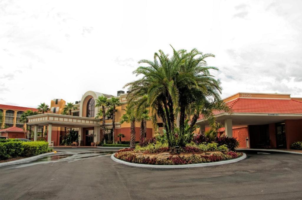 Westgate Towers Hotel Four Corners Buitenkant foto